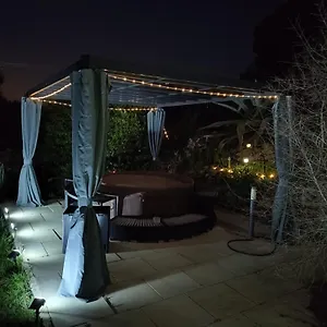  Appartement T1 De 45m2 Climatise, Spa, Au Milieu Des Oliviers France